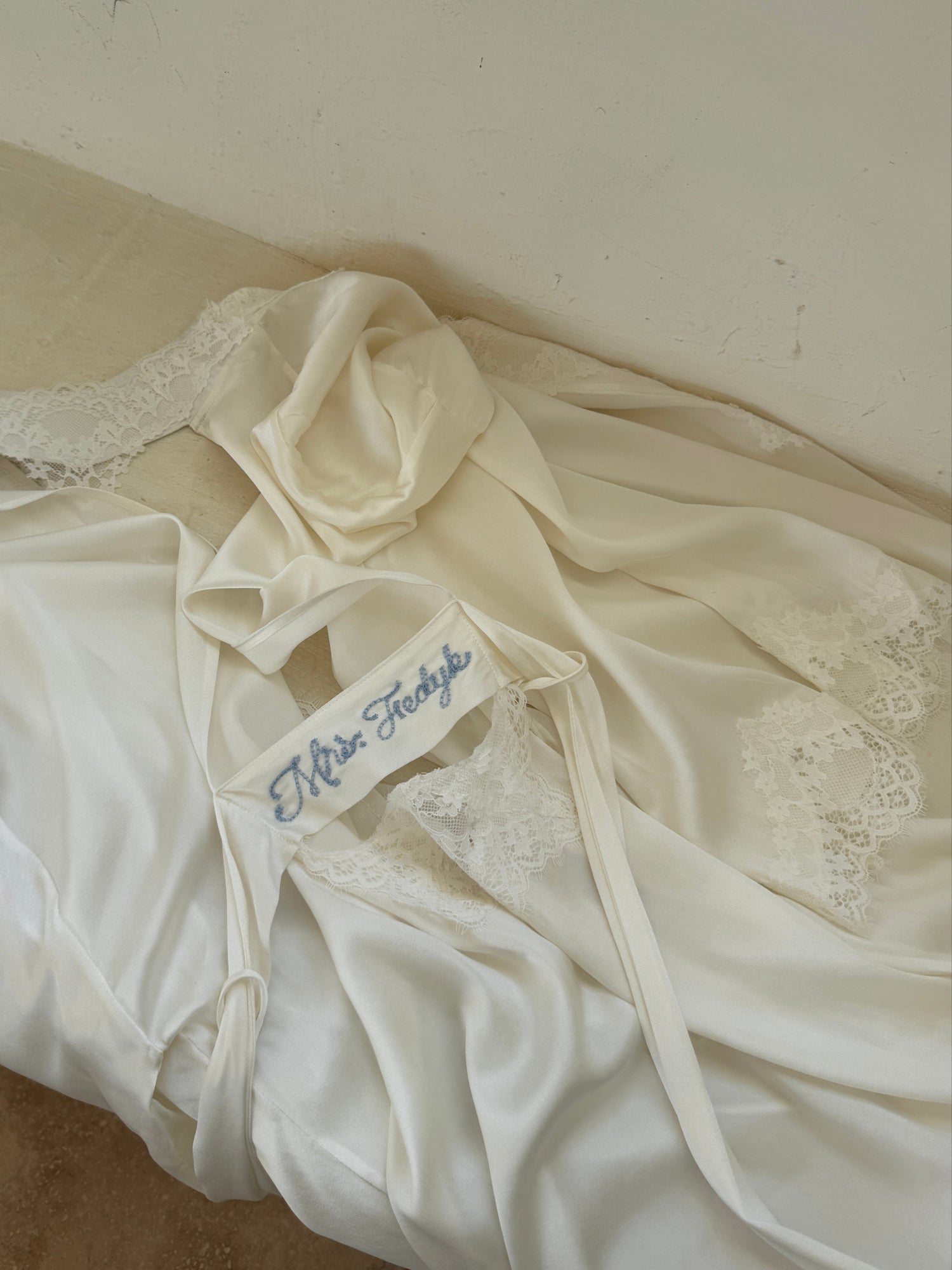 BRIDAL ROBE - IVORY